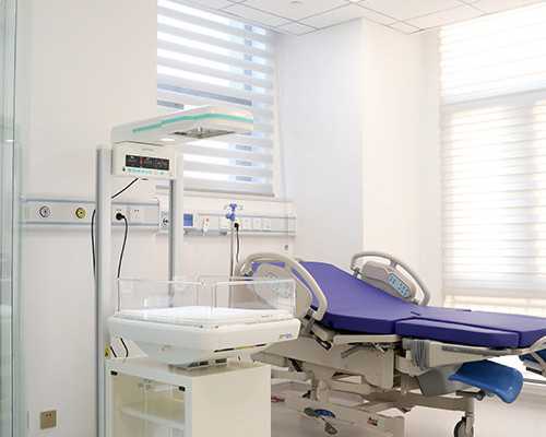 孕早期身体变化及不适症状解析：如何做好孕期保健工作？_孕早期有宫腔积液