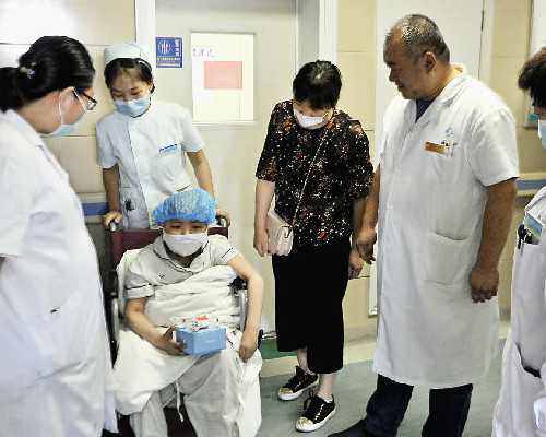 成都供卵助孕联系方式,成都供卵试管婴儿医院名单排名，这7家试管婴儿医院可