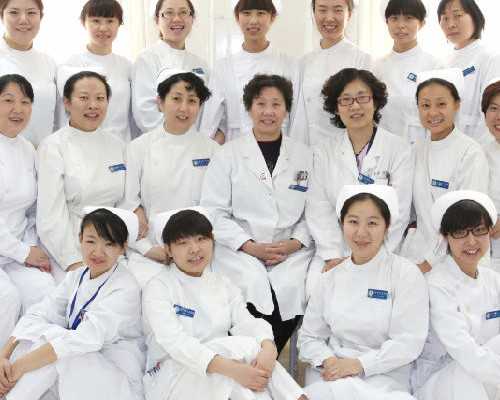 探秘成都试管助孕：三代试管婴儿费用与辅助生殖机构